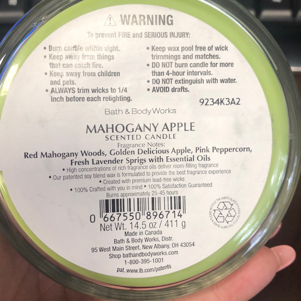 White Barn | Mahogany Apple 3-wick SOLD OUT ONLINE - Picture 3 of 3